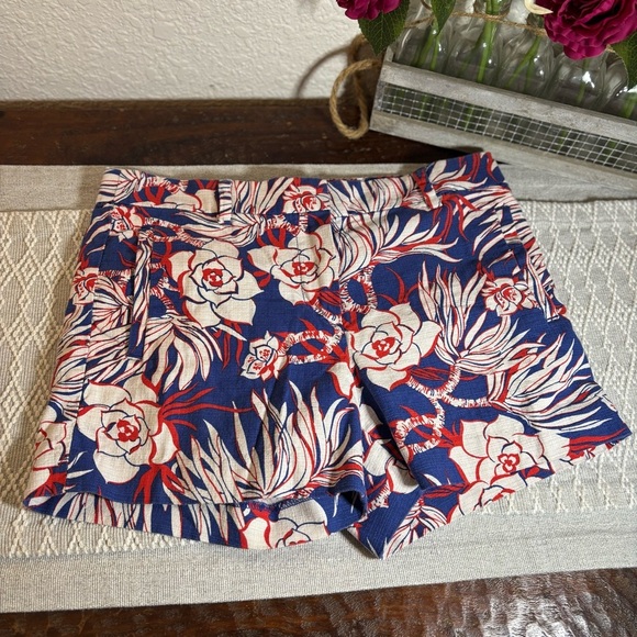 J.Crew Red White Blue Floral Hawaiian Print Chino Shorts Tropical Size 4 - Picture 1 of 8